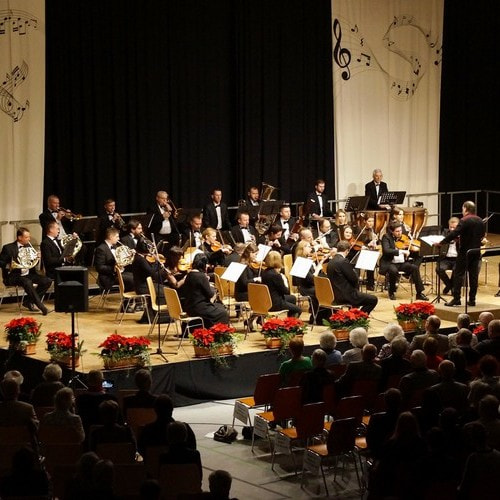 Großes Neujahrskonzert nach Wiener Tradition, Beginn 16:00 Uhr